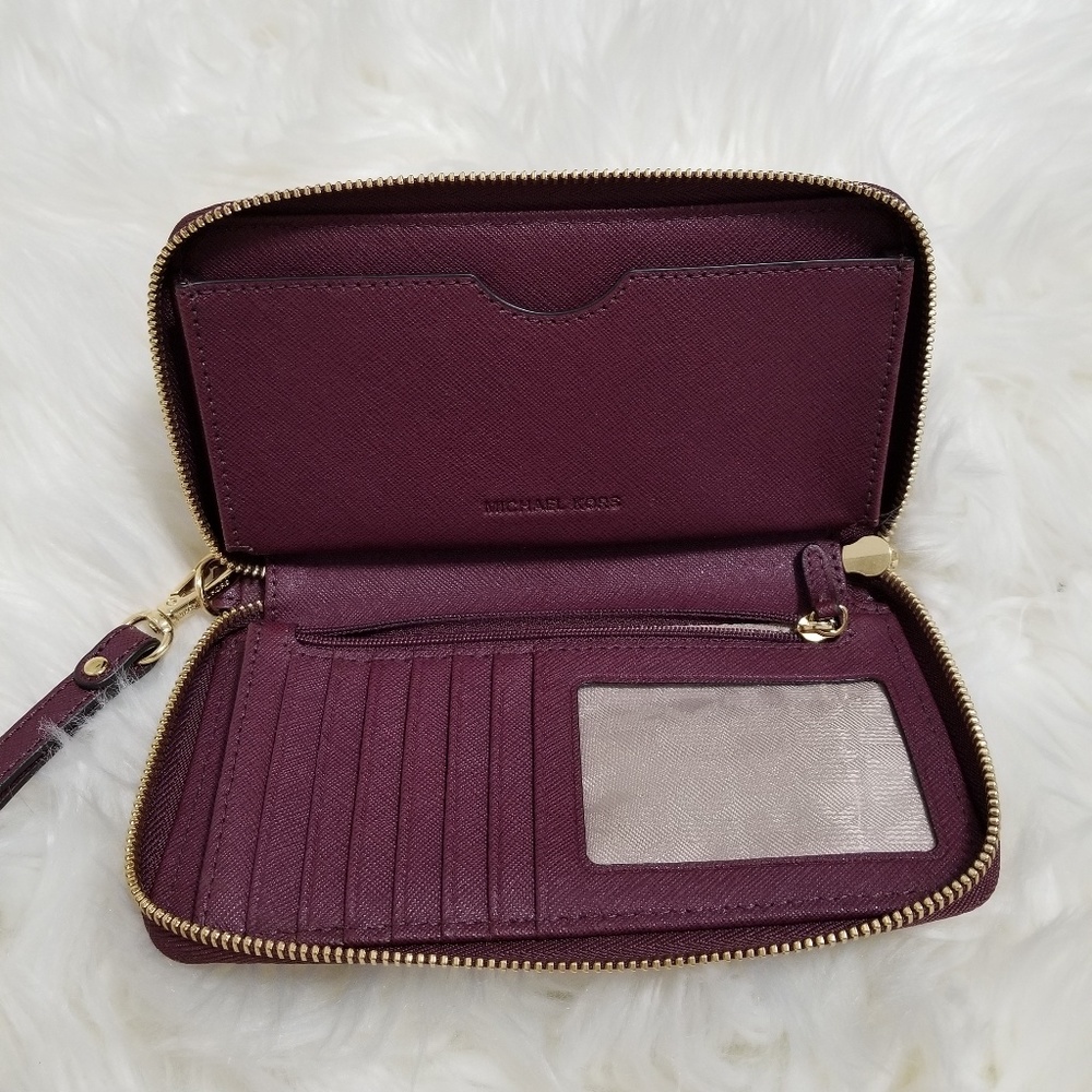 Michael Kors Jet Set Travel Smartphone Wristlet - Picture 3 of 7